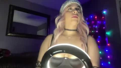 Snapshot of izcah_g chatting on 01.30.25 Izcah online show from 01.30.25