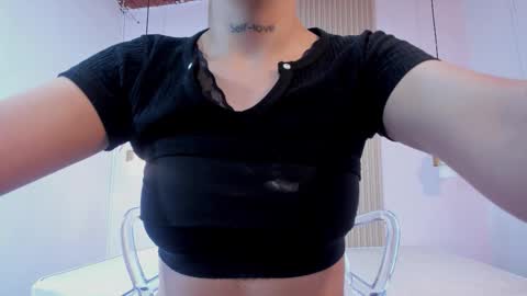 izelevans online show from 02.15.26