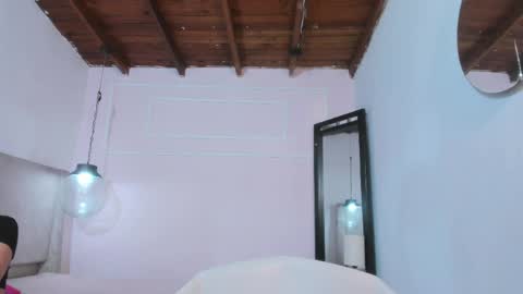 izelevans online show from 04.04.26