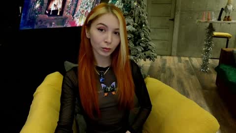 Snapshot of izi_fox chatting on 12.06.24 izi online show from 12.06.24