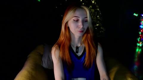 Snapshot of izi_fox chatting on 12.06.24 izi online show from 12.06.24