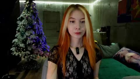 Snapshot of izi_fox chatting on 12.27.24 izi online show from 12.27.24