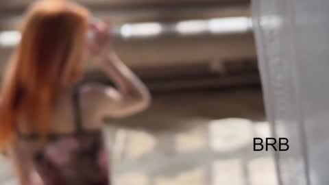 Snapshot of izi_fox chatting on 01.11.25 izi online show from 01.11.25