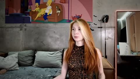 Snapshot of izi_fox chatting on 02.08.25 izi online show from 02.08.25