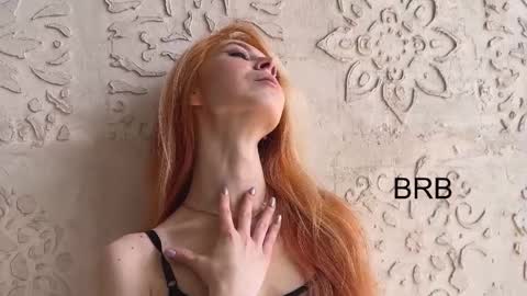 Snapshot of izi_fox chatting on 02.21.25 izi online show from 02.21.25