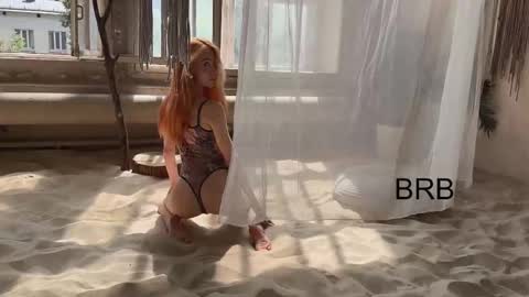 Snapshot of izi_fox chatting on 02.27.25 izi online show from 02.27.25