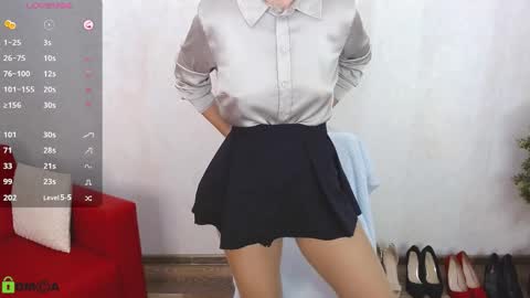 Queen of nylon  Victoria online show from 09.22.25