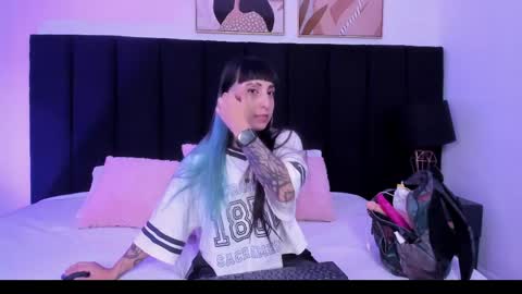 Izzy moon online show from 06.05.26