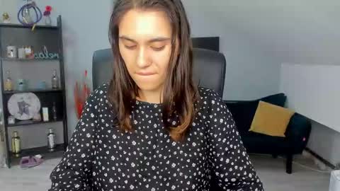 Izzy online show from 09.18.25