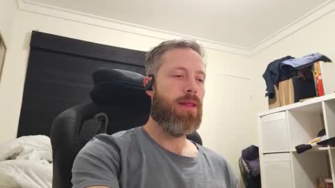 Snapshot of j0hnny_thunder chatting on 10.09.25 Johnny Thunder online show from 10.09.25