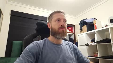 Snapshot of j0hnny_thunder chatting on 10.12.25 Johnny Thunder online show from 10.12.25