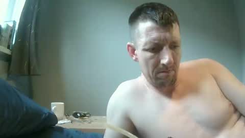 Snapshot of j281133 chatting on 03.10.25 Big 8 online show from 03.10.25