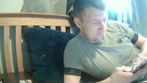 Snapshot of j281133 chatting on 03.12.25 Big 8 online show from 03.12.25