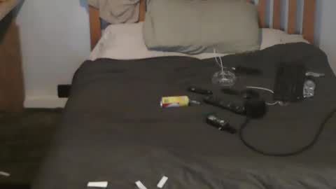 Snapshot of j281133 chatting on 09.10.25 Big 8 online show from 09.10.25