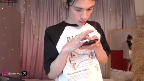 Hey im Jaxxxon check my info     online show from 07.30.26
