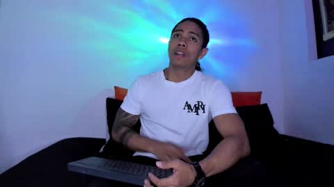 i am juan musiry independent model  online show from 10.18.25