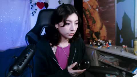 jade 18  online show from 12.15.25