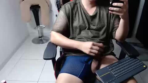 Snapshot of jack_boy_cum chatting on 10.18.25 Jack online show from 10.18.25