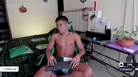 Snapshot of jack_castell chatting on 10.02.25 JACK CASTELL online show from 10.02.25