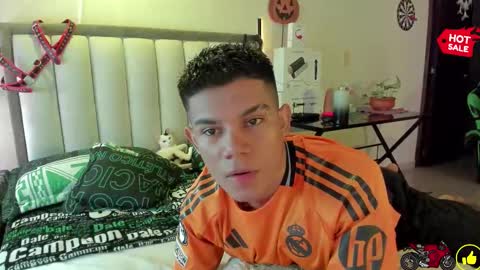 Snapshot of jack_castell chatting on 10.16.25 JACK CASTELL online show from 10.16.25