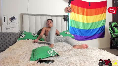 Snapshot of jack_castell chatting on 10.24.25 JACK CASTELL online show from 10.24.25