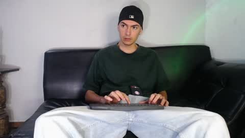 INDEPENDENT MODEL online show from 12.24.24