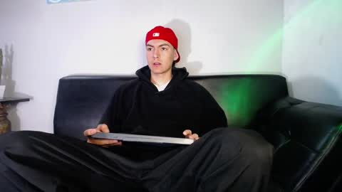 INDEPENDENT MODEL online show from 12.28.24