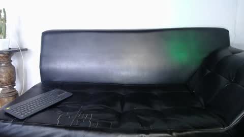 INDEPENDENT MODEL online show from 01.03.25