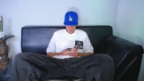 INDEPENDENT MODEL online show from 01.08.25