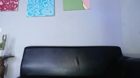 INDEPENDENT MODEL online show from 01.09.25