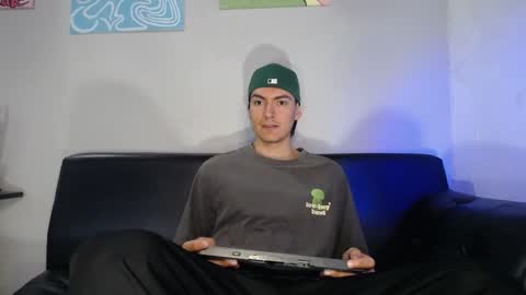 INDEPENDENT MODEL online show from 01.10.25