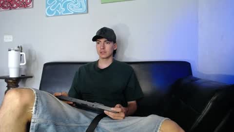 INDEPENDENT MODEL online show from 01.14.25