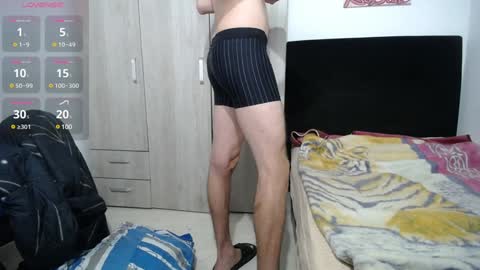 INDEPENDENT MODEL online show from 01.28.25