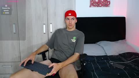 INDEPENDENT MODEL online show from 01.30.25