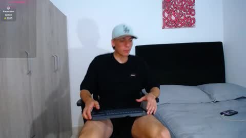 INDEPENDENT MODEL online show from 02.20.25