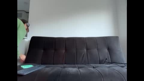 INDEPENDENT MODEL online show from 09.23.25