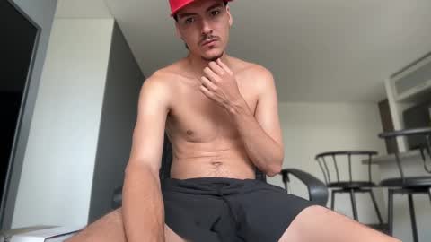 INDEPENDENT MODEL online show from 11.01.25