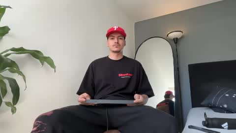 INDEPENDENT MODEL online show from 04.20.26