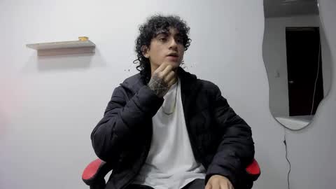 Snapshot of jackestaylor chatting on 11.02.25 Jackes Taylor online show from 11.02.25