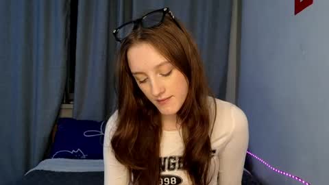 Lisa online show from 04.12.26