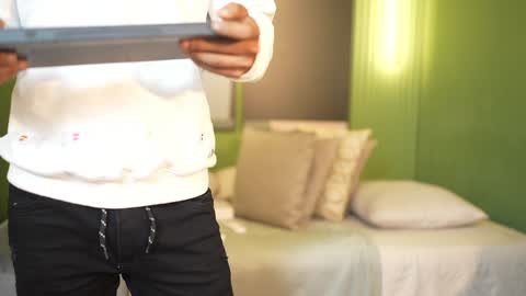 Jackson Bell online show from 12.02.24