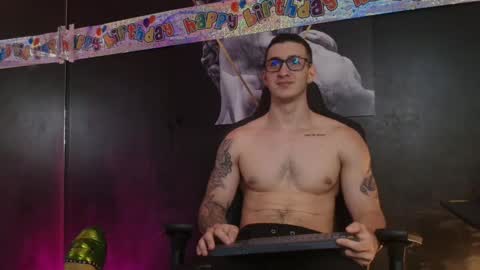 Snapshot of jacksonolsenn chatting on 10.24.25 Jackson Olsen online show from 10.24.25