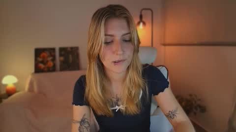 Linda Sofia help me get to 100 thumbs up online show from 10.15.25