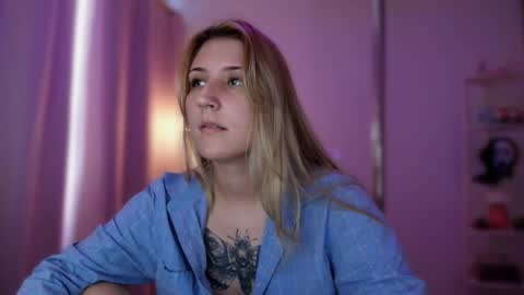 Linda Sofia help me get to 100 thumbs up online show from 05.23.26