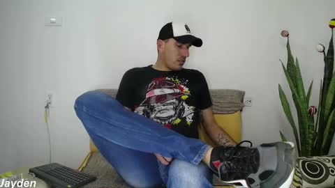 Jacob And Jayden online show from 11.25.25