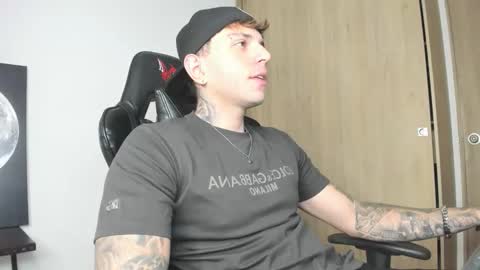 Snapshot of jacobb116 chatting on 09.28.25 jacobb116 online show from 09.28.25