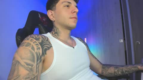 Snapshot of jacobb116 chatting on 09.30.25 jacobb116 online show from 09.30.25