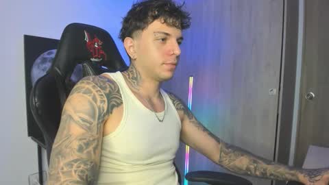 Snapshot of jacobb116 chatting on 10.21.25 jacobb116 online show from 10.21.25