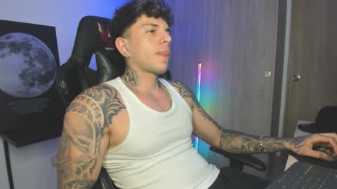 Snapshot of jacobb116 chatting on 10.30.25 jacobb116 online show from 10.30.25