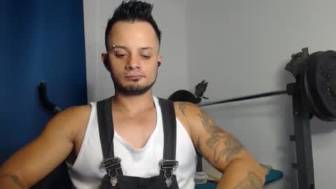 Snapshot of jacobjamess chatting on 12.29.24 jacobjamess online show from 12.29.24